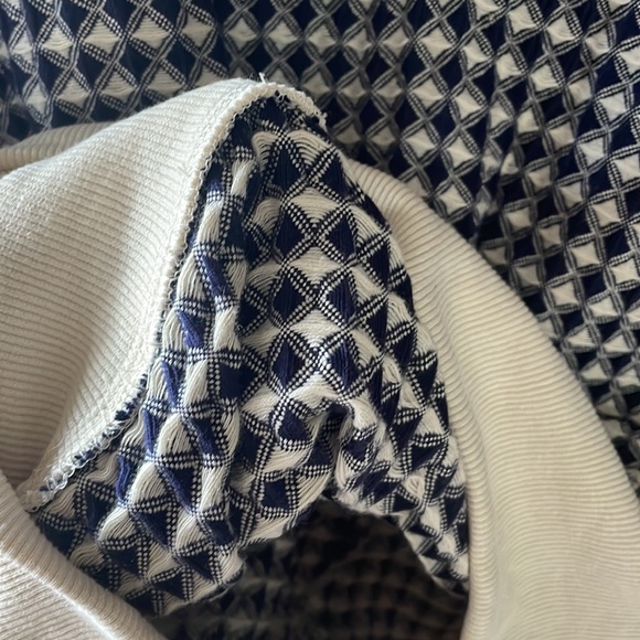 La Miel Two Toned Textured Top - Picture 8 of 9